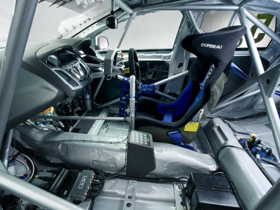  Ford Focus BTCC 2011 года  (фото 3 из 15)